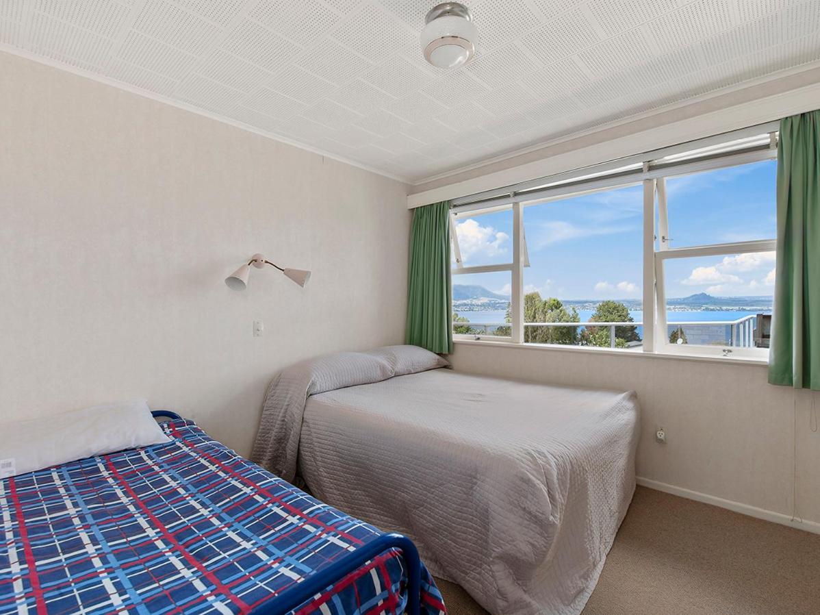Lofty Lakeviews - Acacia Bay Holiday Home Taupo Exterior foto