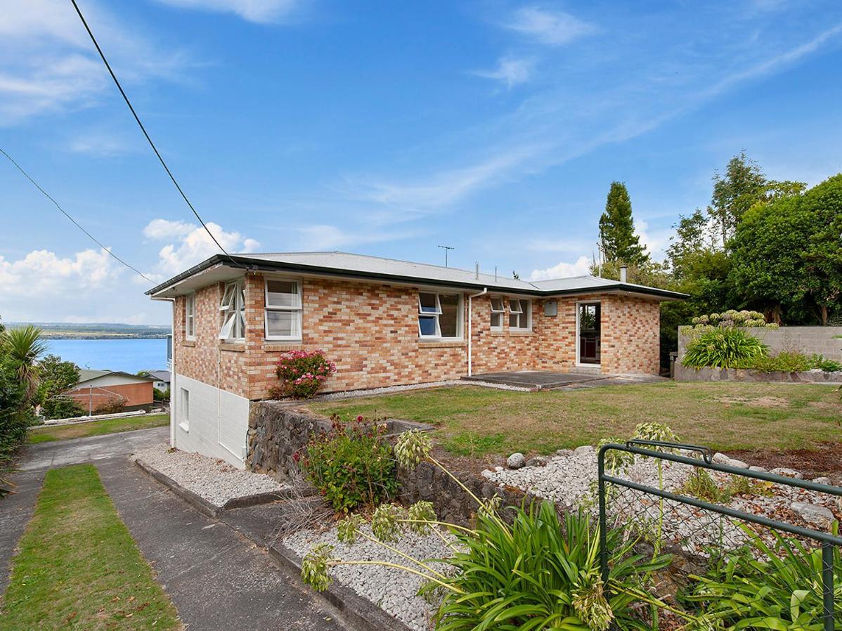 Lofty Lakeviews - Acacia Bay Holiday Home Taupo Exterior foto