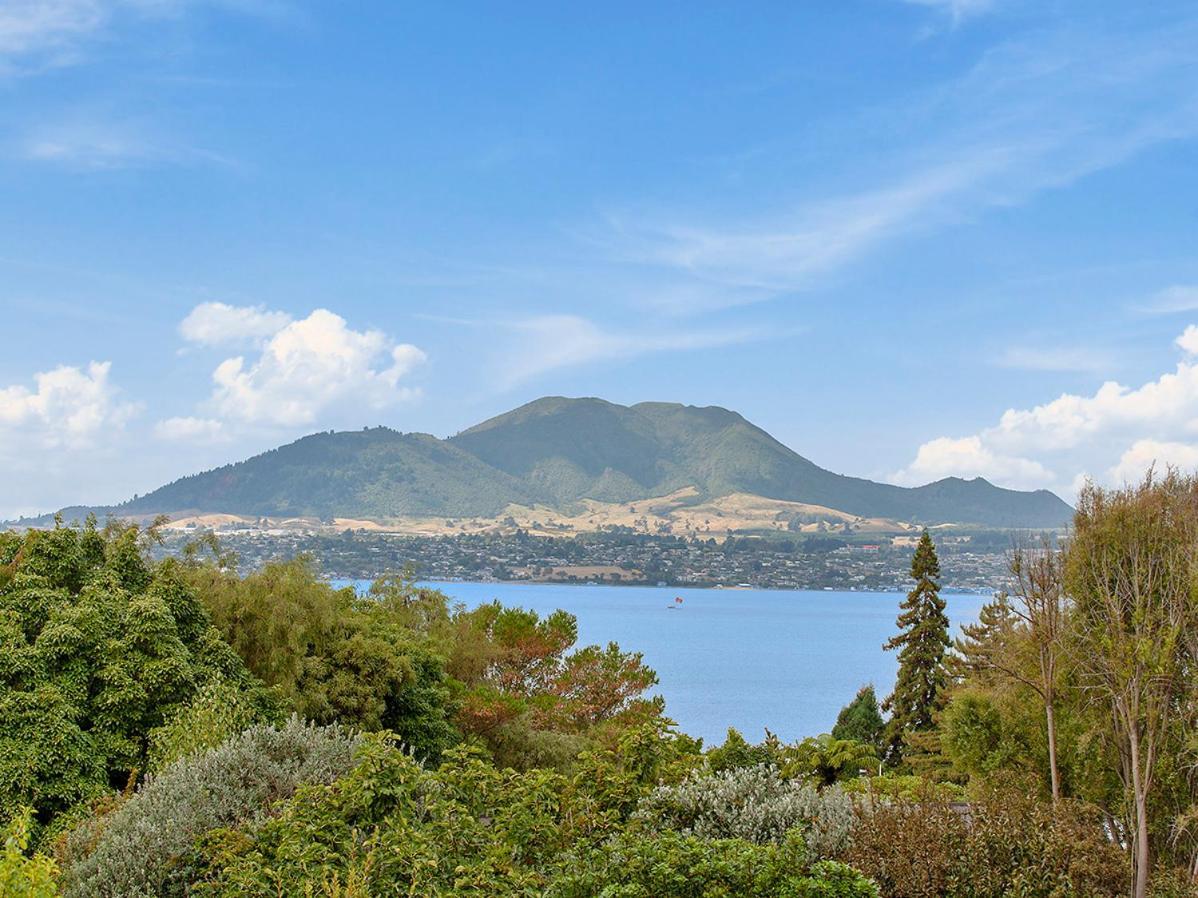 Lofty Lakeviews - Acacia Bay Holiday Home Taupo Exterior foto