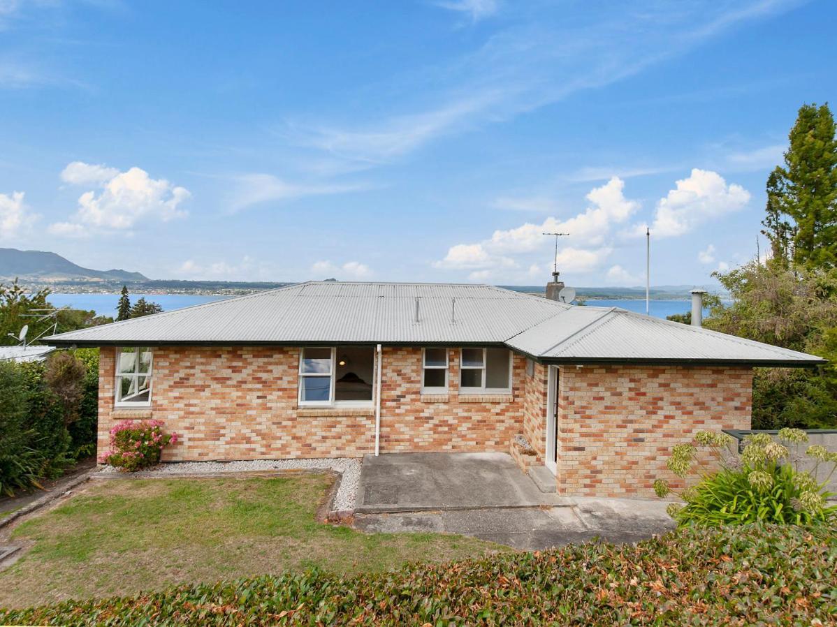 Lofty Lakeviews - Acacia Bay Holiday Home Taupo Exterior foto
