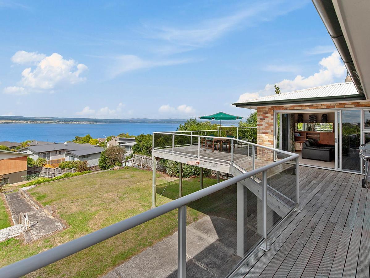 Lofty Lakeviews - Acacia Bay Holiday Home Taupo Exterior foto