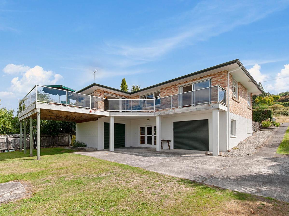 Lofty Lakeviews - Acacia Bay Holiday Home Taupo Exterior foto