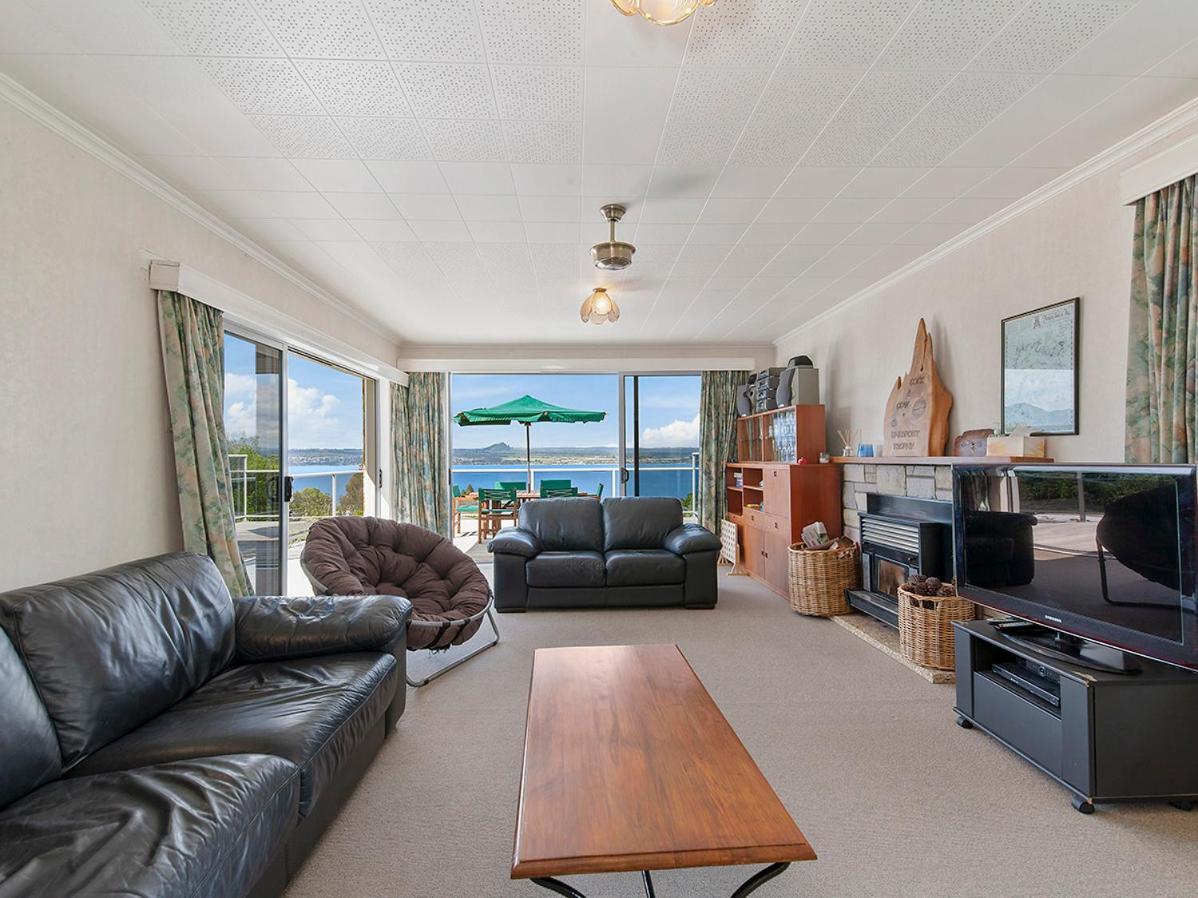 Lofty Lakeviews - Acacia Bay Holiday Home Taupo Exterior foto
